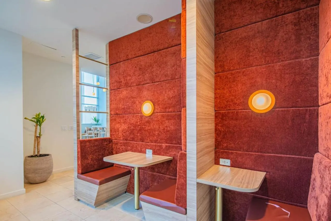 Elegant 28Th Floor High Rise, Gym, Parking, Pool, Golf Lejlighed Phoenix 0*,