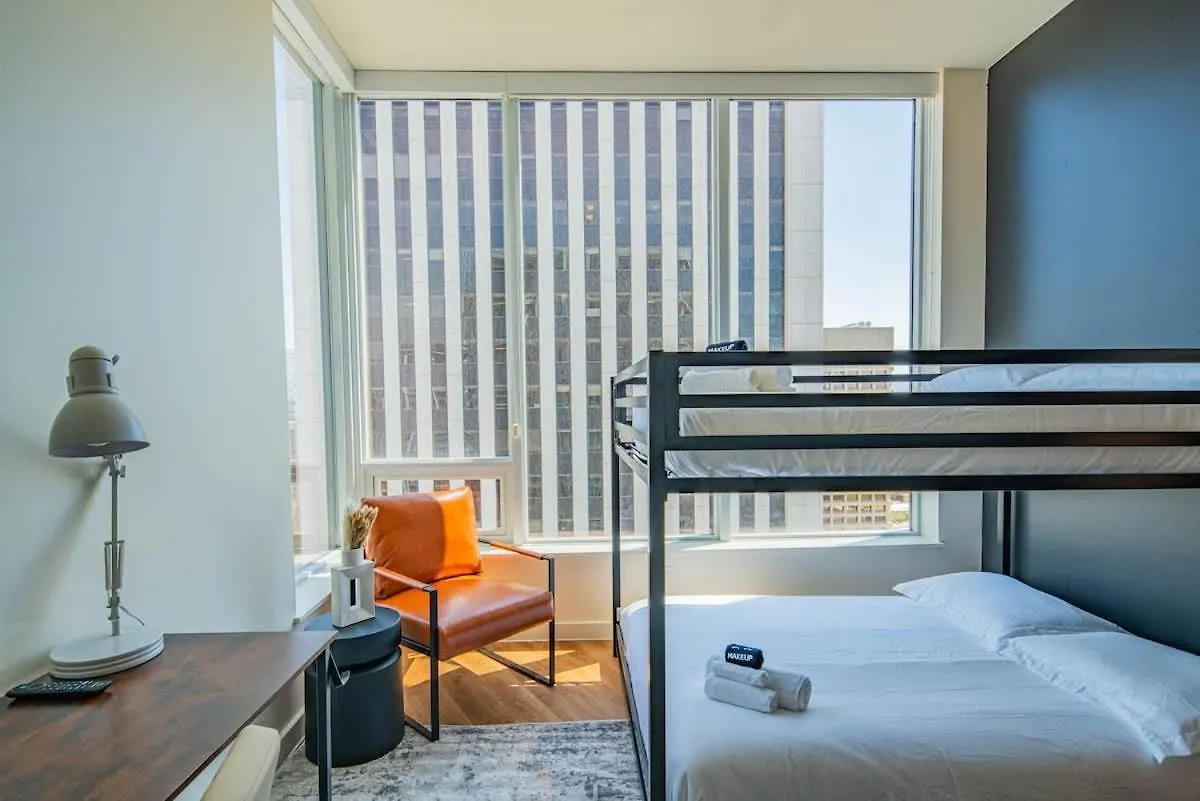 凤凰城Elegant 28Th Floor High Rise, Gym, Parking, Pool, Golf公寓 0*, 凤凰城