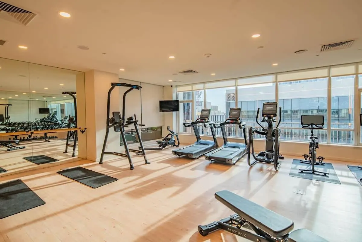 凤凰城Elegant 28Th Floor High Rise, Gym, Parking, Pool, Golf公寓